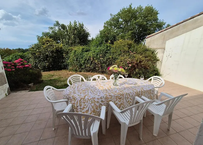 O Pre'vert بيت للعطل